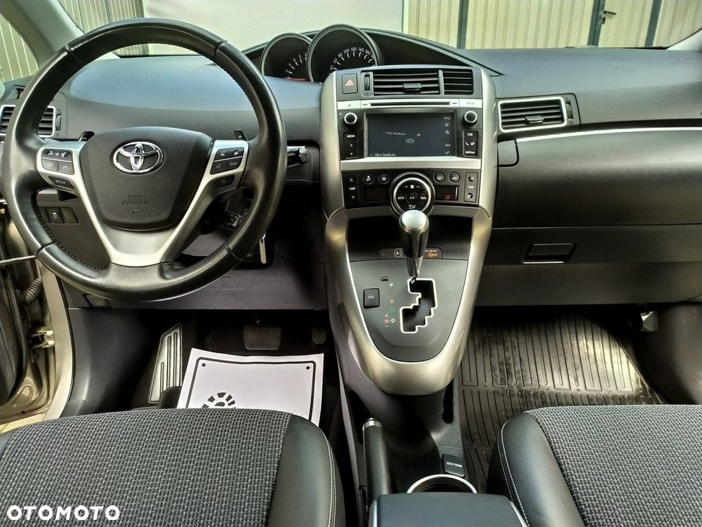 Toyota Verso 1.8 Prestige 7os MS - 17