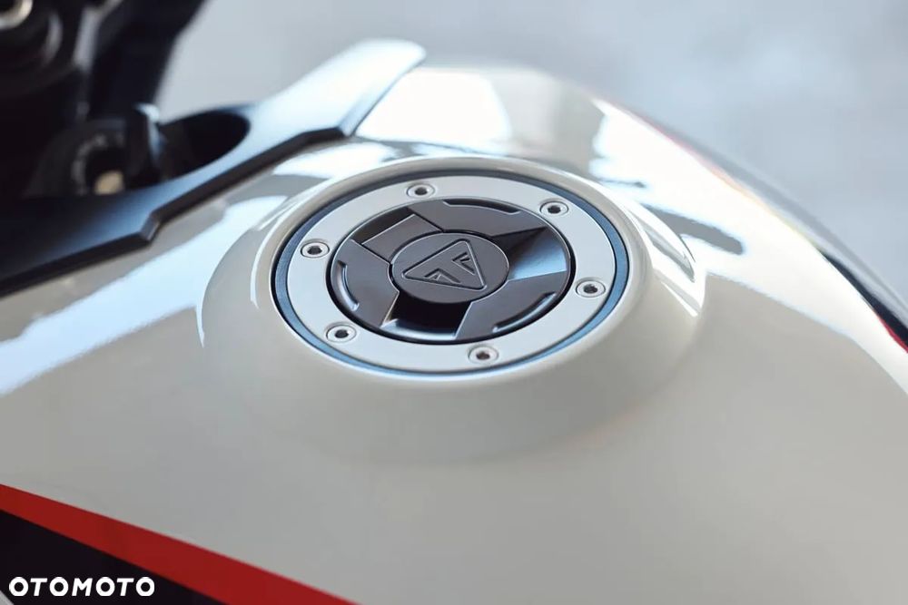 Triumph Trident - 10