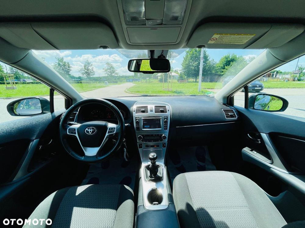 Toyota Avensis 1.8 Executive - 10