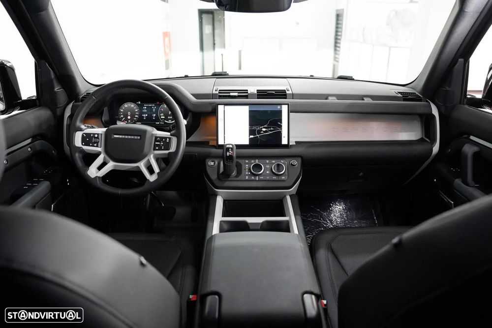 Land Rover Defender 2.0 P300e 110 AWD X-Dynamic HSE - 11