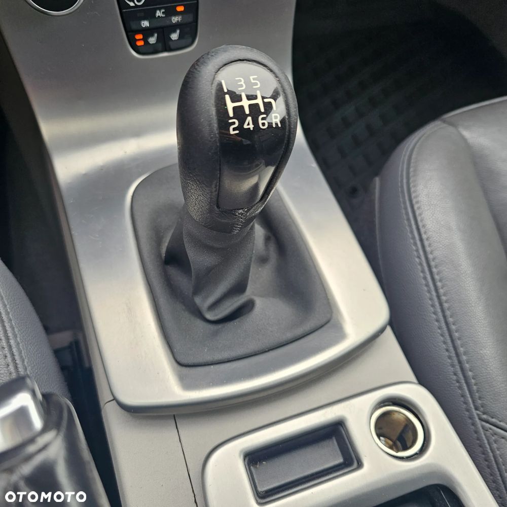 Volvo V50 - 25