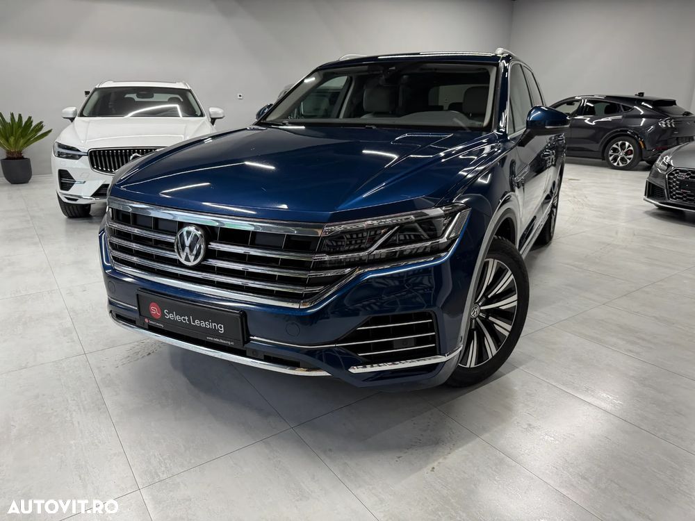 Volkswagen Touareg - 1