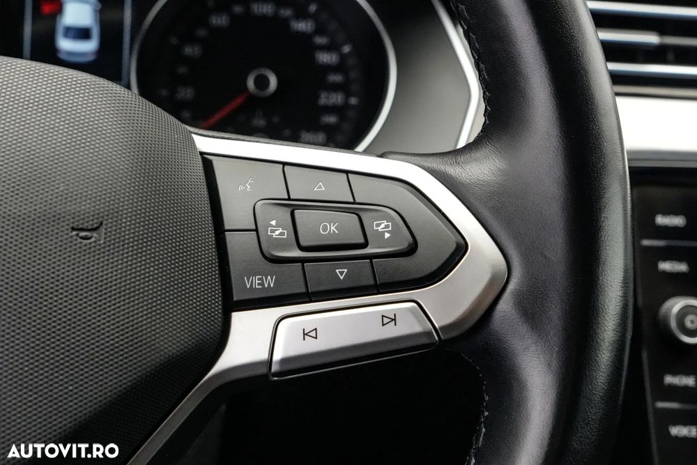 Volkswagen Passat 1.5 TSI ACT DSG Comfortline - 24