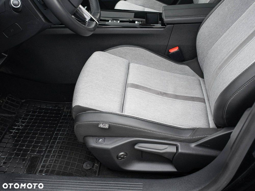 Opel Astra 1.2 T Elegance S&S - 11