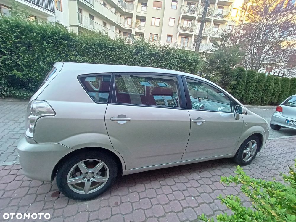 Toyota Corolla Verso 2.2 D-4D Premium - 2