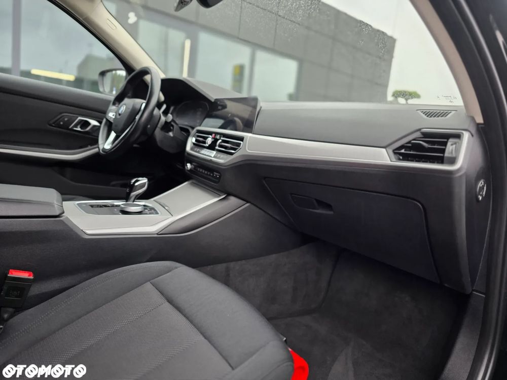 BMW Seria 3 - 31