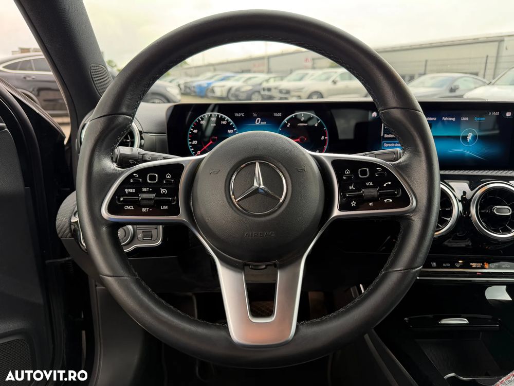 MERCEDES-BENZ A-Class 2022 — imagine 11