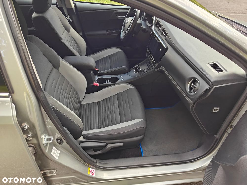 Toyota Auris - 23