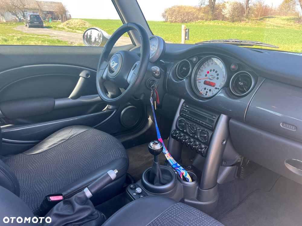 MINI Cooper Standard - 11