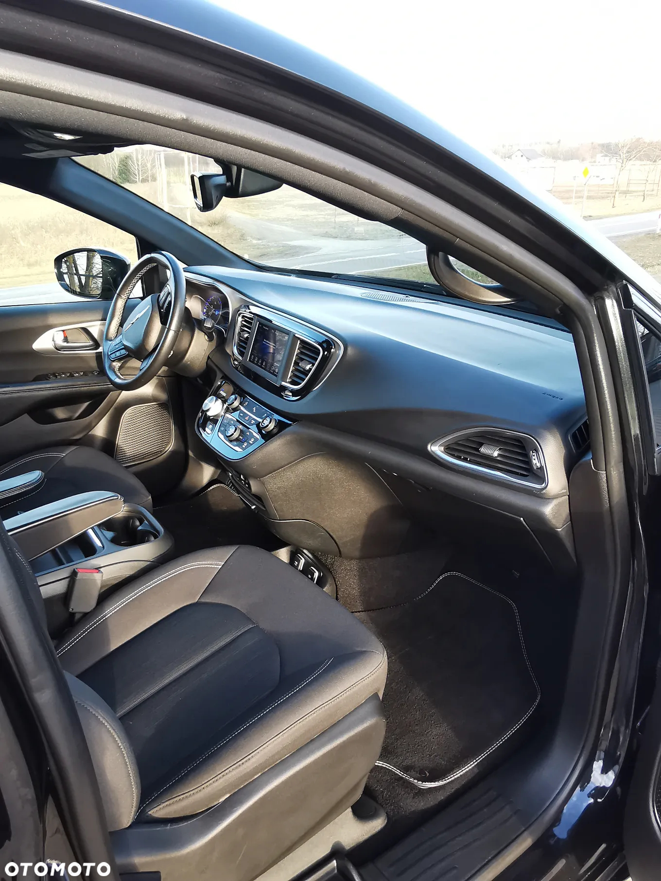 Chrysler Pacifica - 9