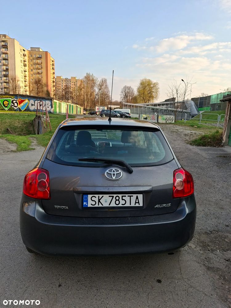 Toyota Auris 1.33 VVT-i Terra - 5