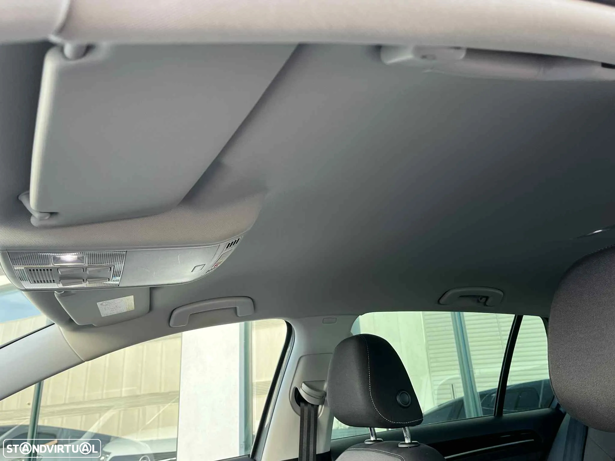 VW Golf 1.6 TDI Highline - 11