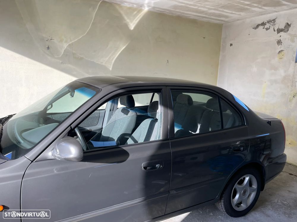 Hyundai Accent 1.3 GLS - 4