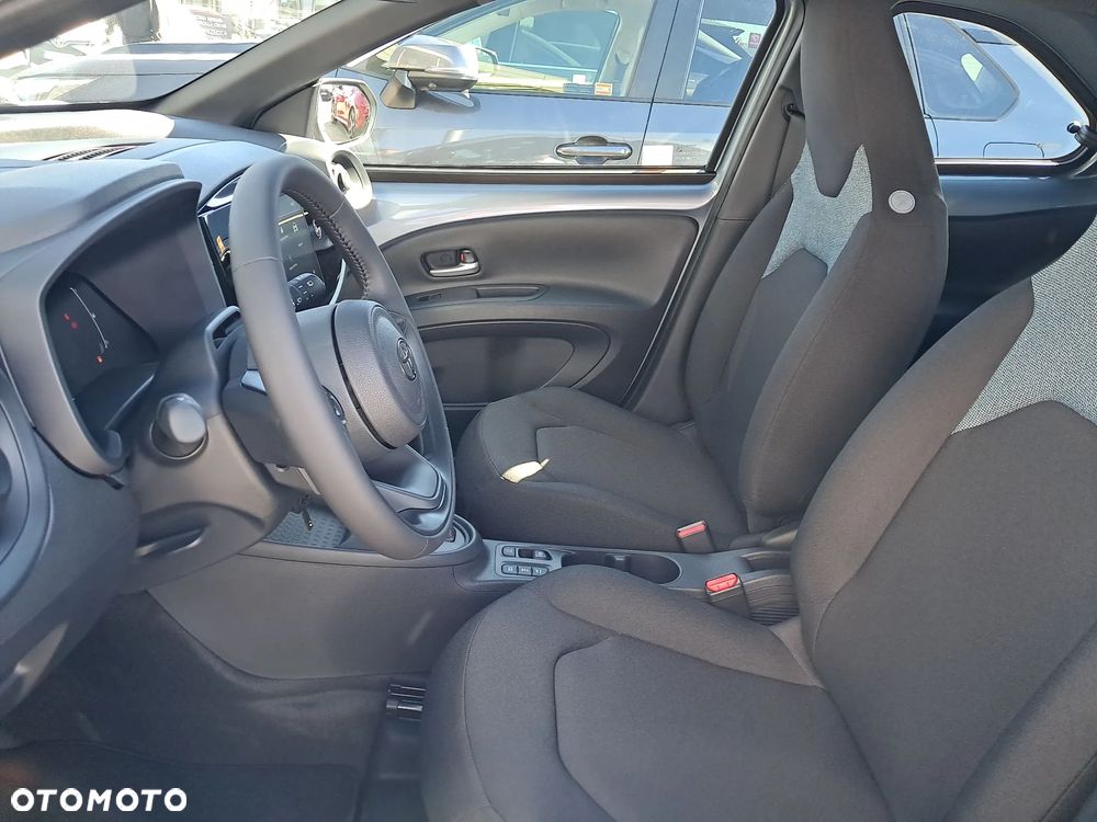 Toyota Aygo X Hybrid 1.5 Comfort e-CVT - 14