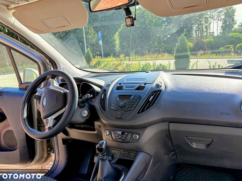 Ford Tourneo Courier 1.5 TDCi Titanium - 5