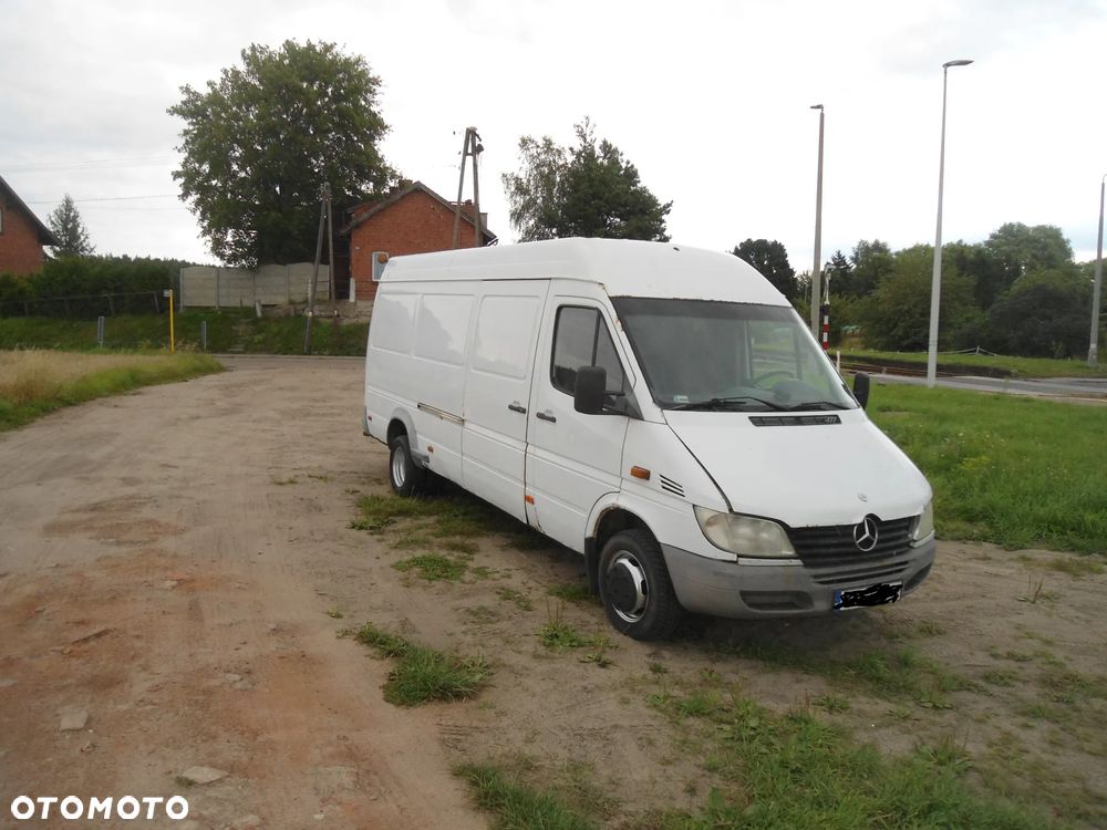 Mercedes-Benz Sprinter - 2