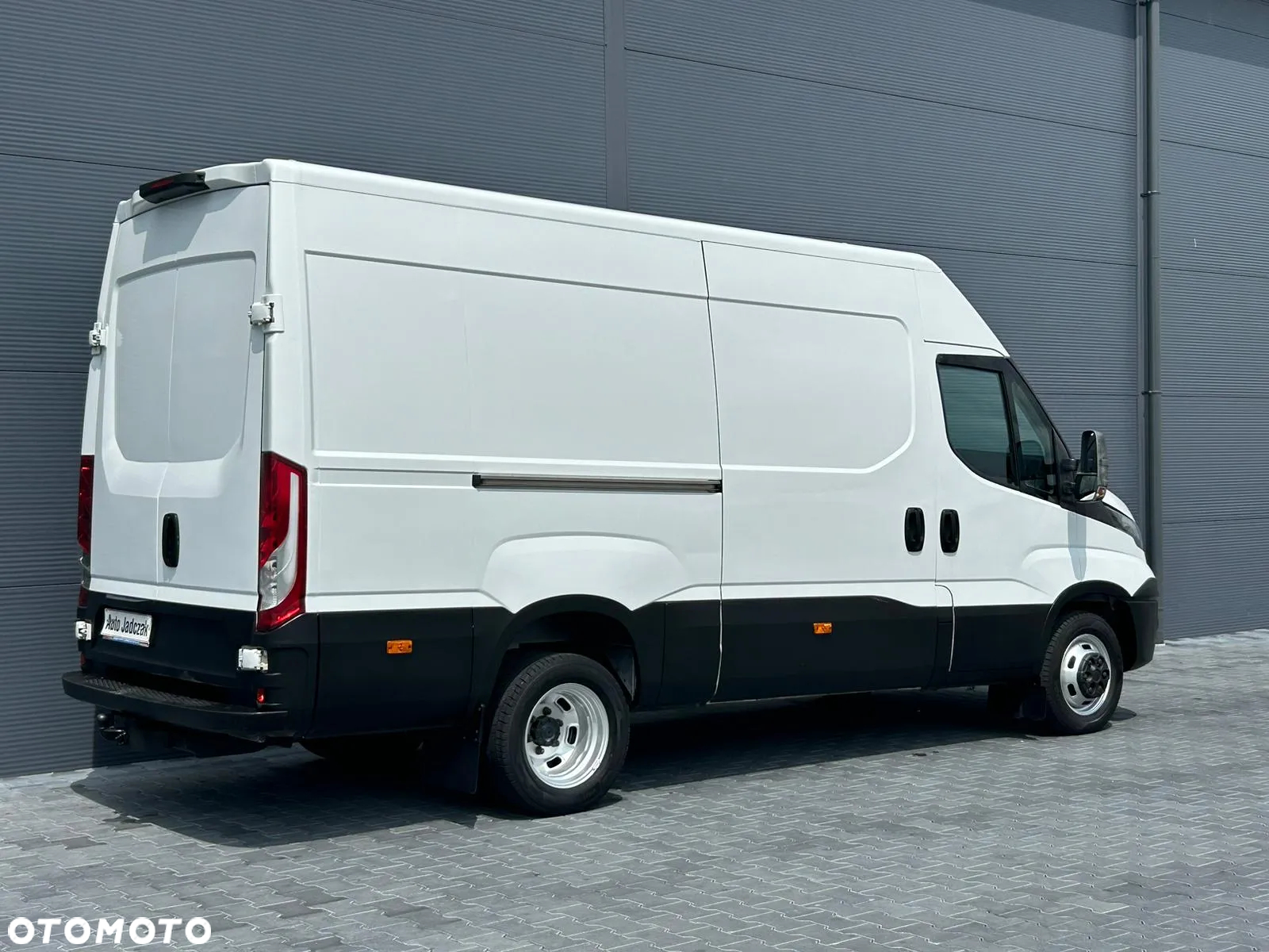 Iveco Daily 35C17 40C17 3.0 HPI L3H2 Średniak **CLIMATRONIC**Hak 3,5t.**NA BLIŹNIAKACH**Sprowadzony**2015R** - 4