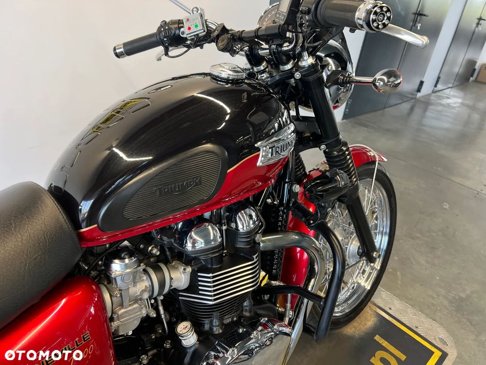 Triumph Bonneville - 27