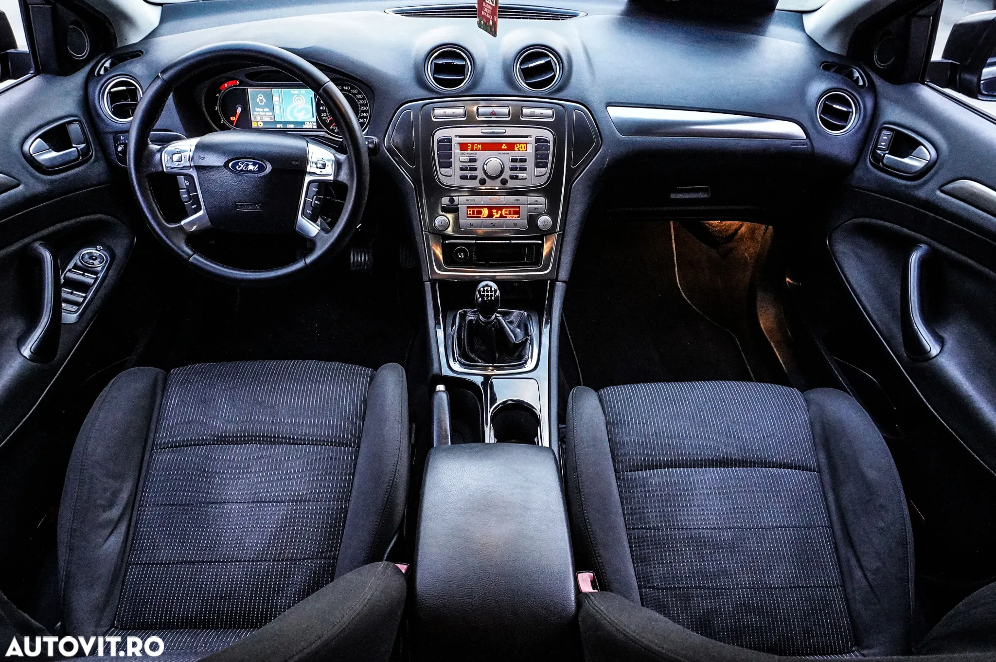 Ford Mondeo 1.8 TDCi Ambiente - 8