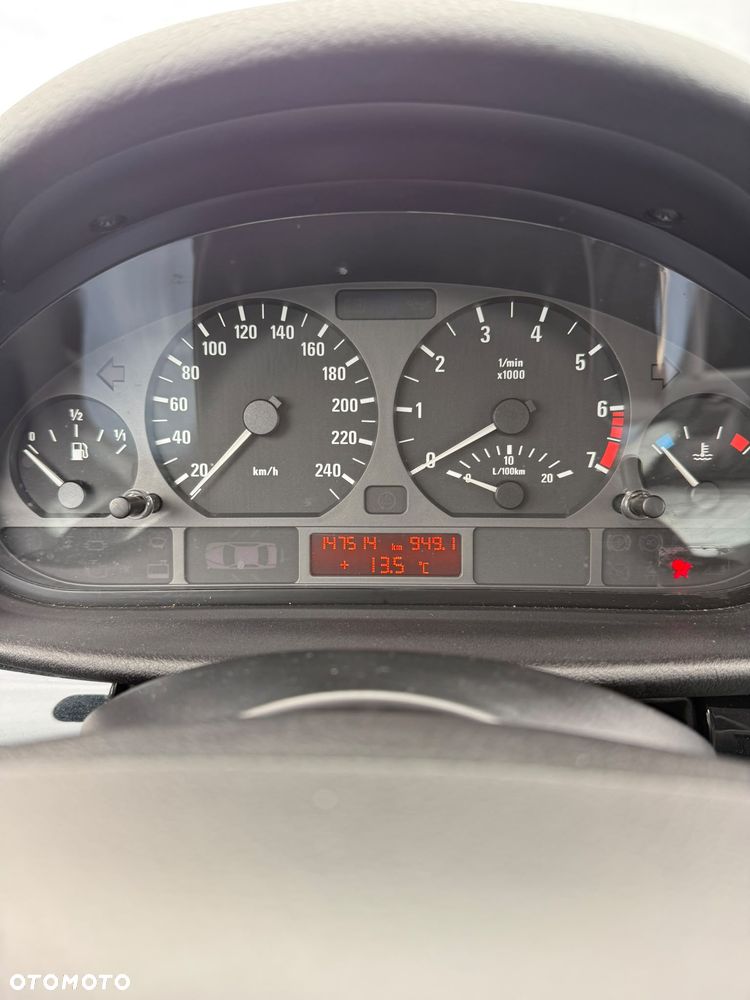 BMW Seria 3 318i - 14