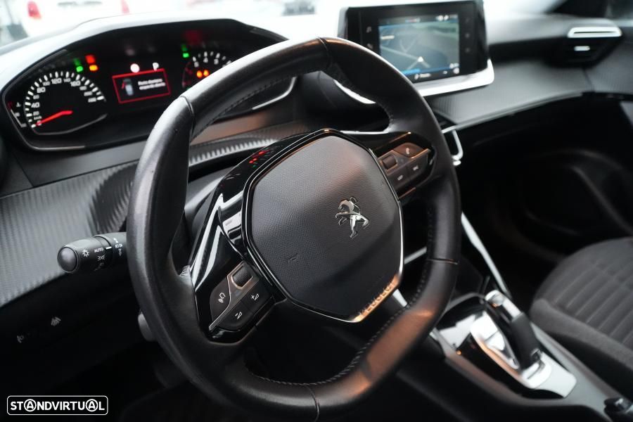 Peugeot 2008 1.2 PureTech Active EAT8 - 7