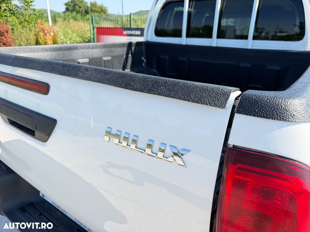 Toyota Hilux 2.4D 150CP 4x4 Double Cab 6MT Style - 28