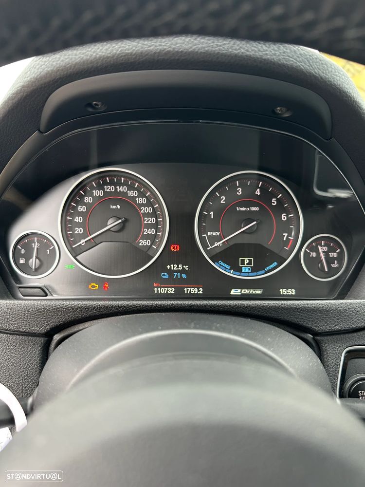 BMW 330 e iPerformance Pack M - 14