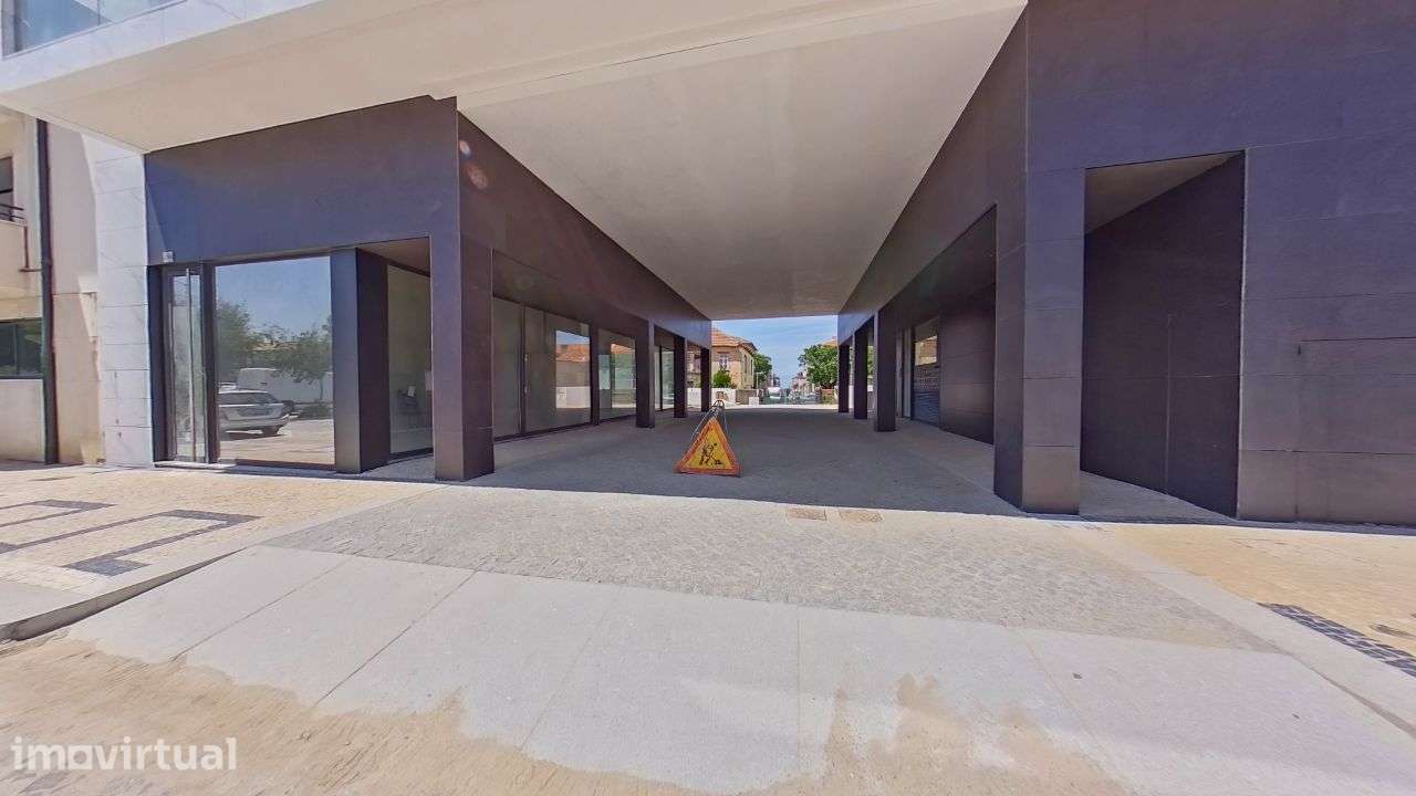 Loja com 73 m2 a estrear em novo empreendimento em Espinho. - Grande imagem: 2/57