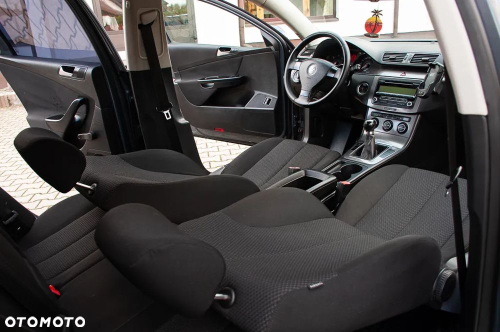 Volkswagen Passat 2.0 TDI Comfortline - 26
