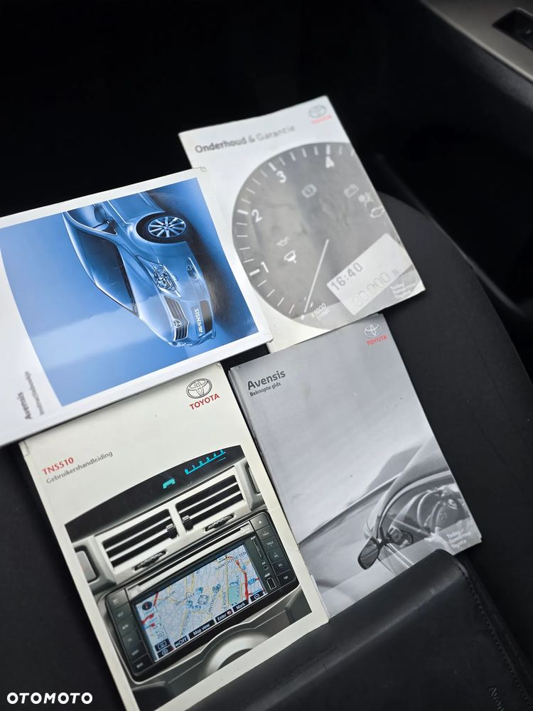 Toyota Avensis - 29