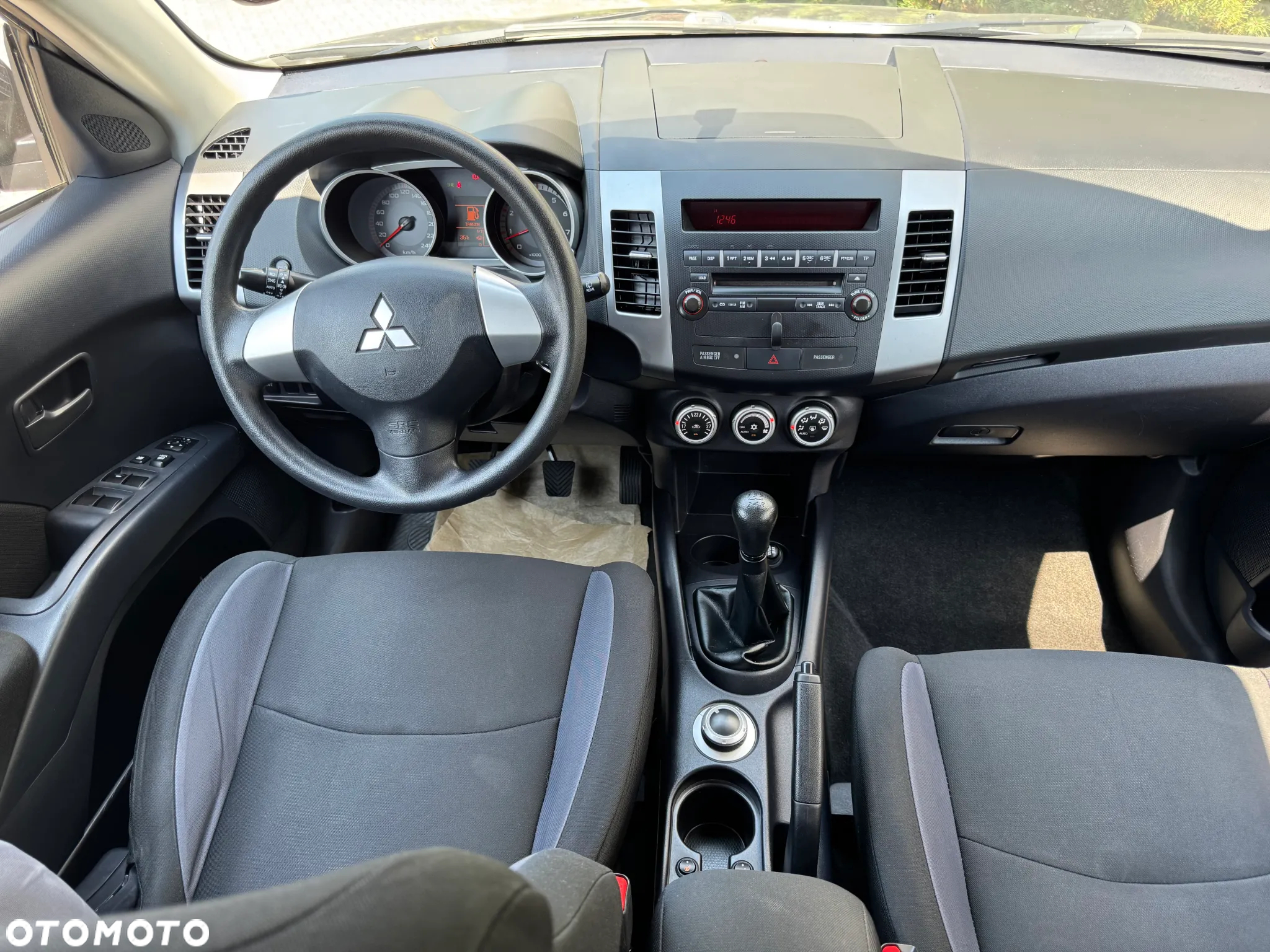 Mitsubishi Outlander 2.4 4WD Inform - 14