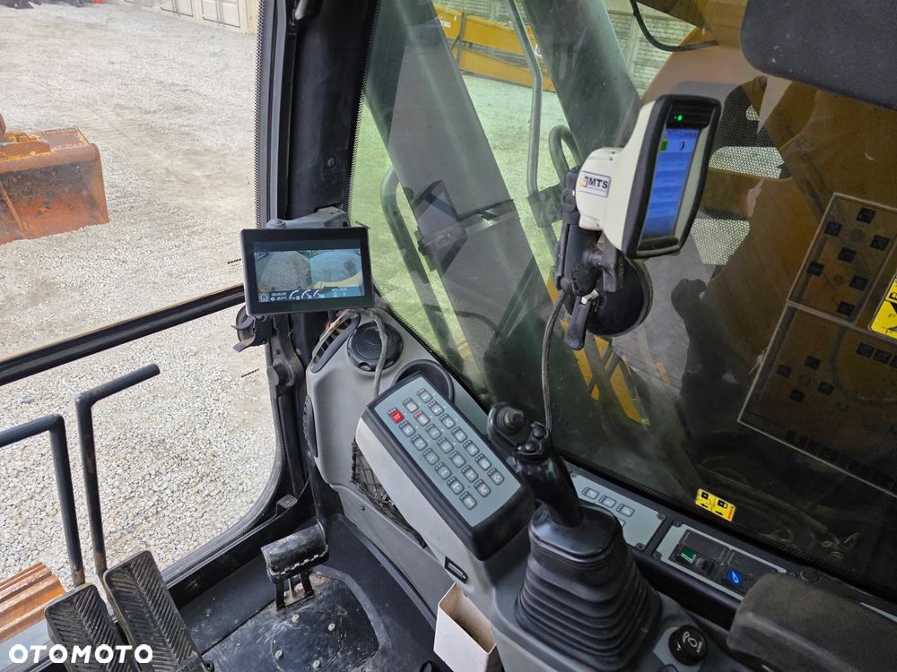 Liebherr R926 Compact, 2020 ROK, 5600 MTH, OIL QUICK - 33