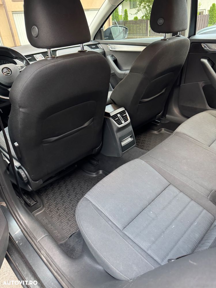 Skoda Octavia 2.0 TDI DSG Style - 29