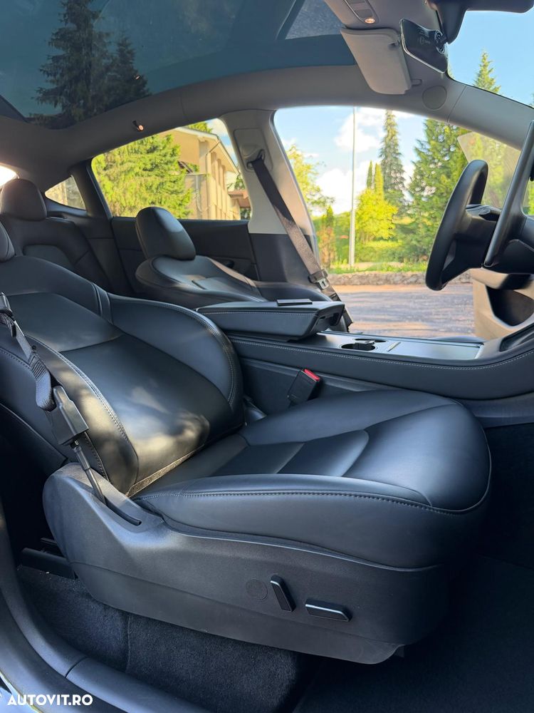 Tesla Model Y Long Range Dual Motor AWD - 21