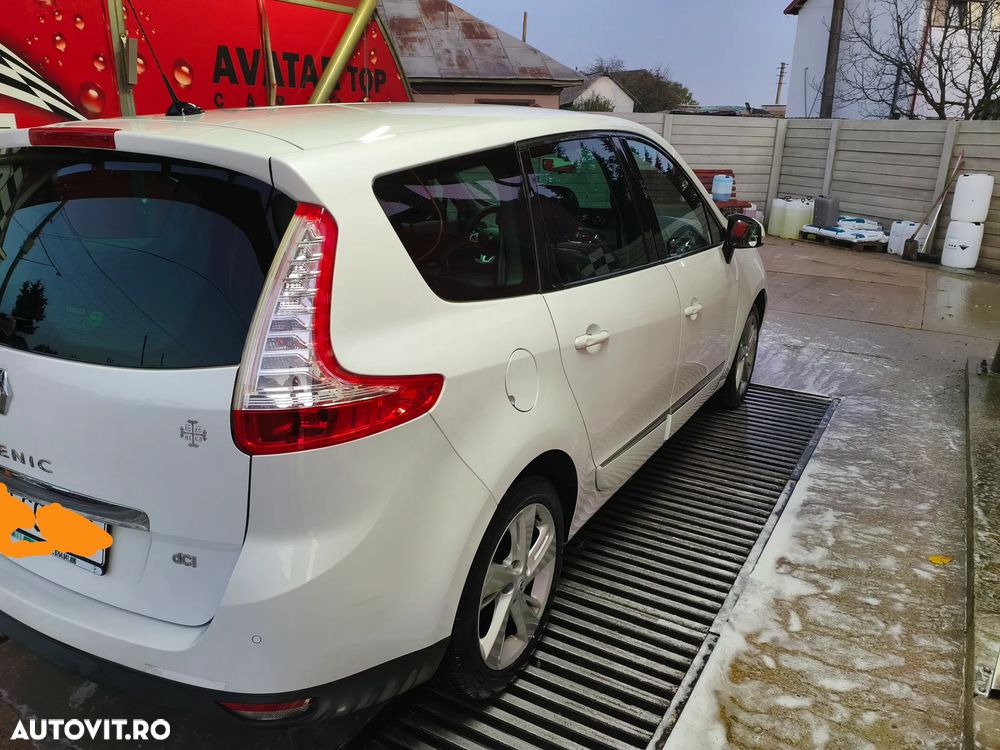 Renault Grand Scenic 2012 photo 2