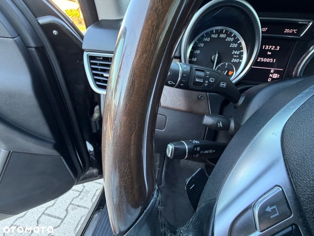 Mercedes-Benz ML 350 BlueTEC 4MATIC 7G-TRONIC Edition 1 - 34