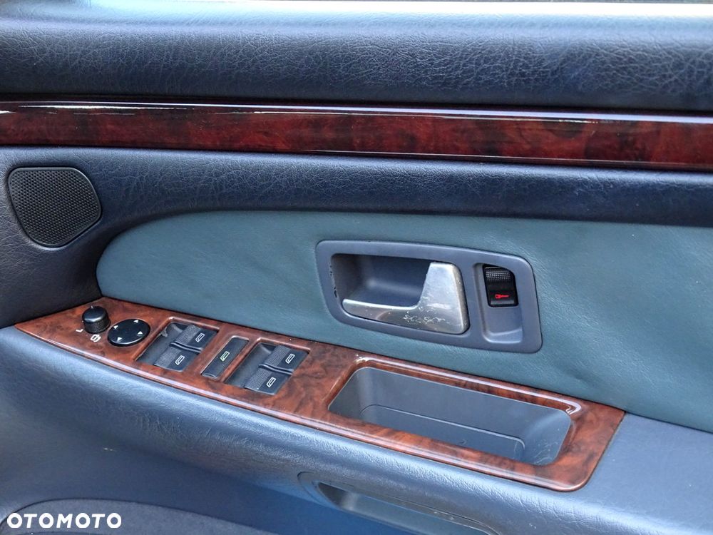 Audi A8 - 8
