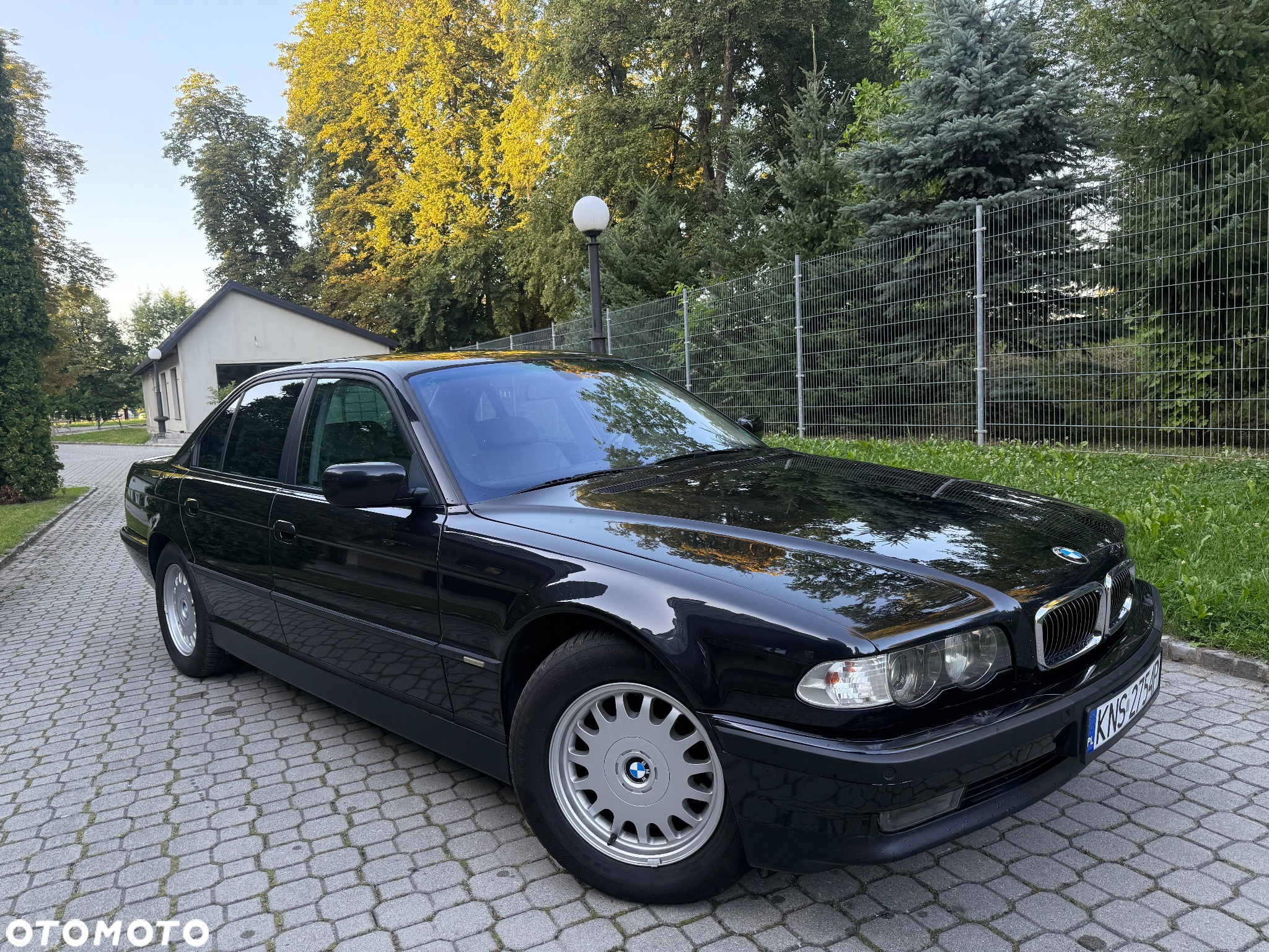 BMW Seria 7 750i - 38