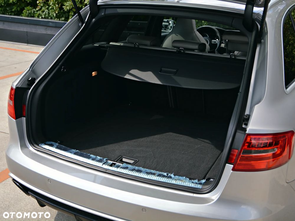 Audi RS4 Avant Avant S tronic - 38