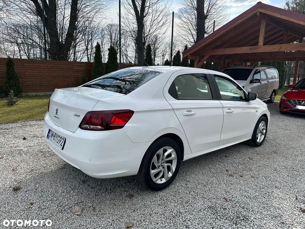 Peugeot 301 1.5 BlueHDi Active - 18