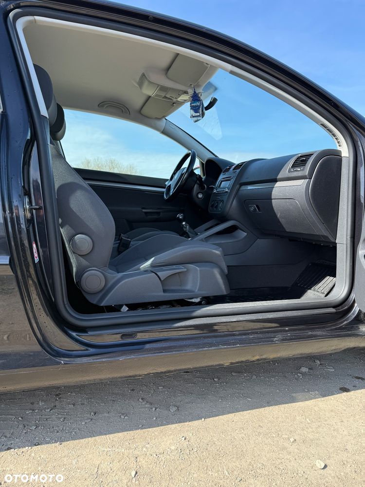 Volkswagen Golf - 10