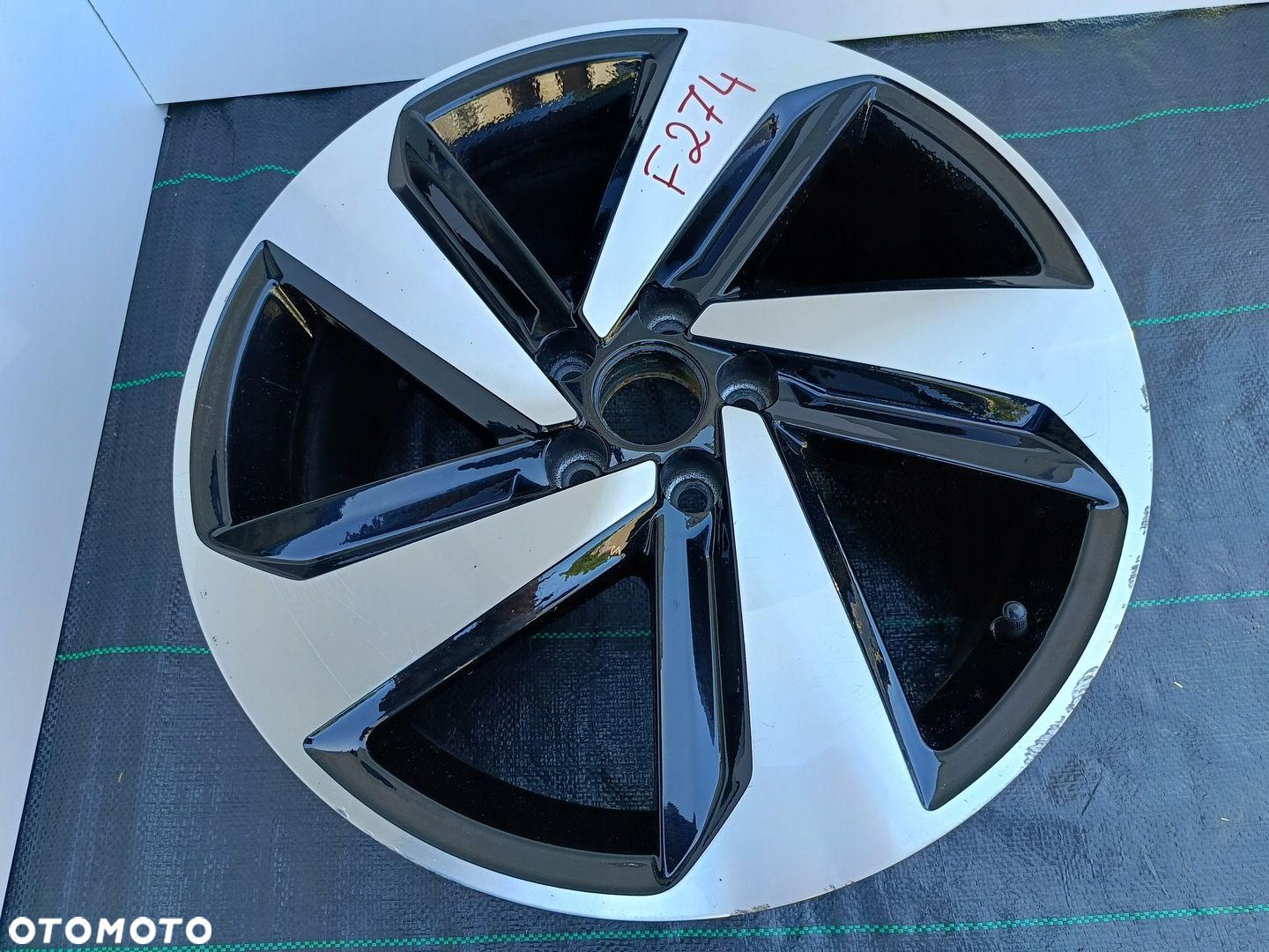 FELGA ALUMINIOWA VW POLO 2G 7.5x17 5x100 ET51 2G0601025AB MILTON KEYNES - 2