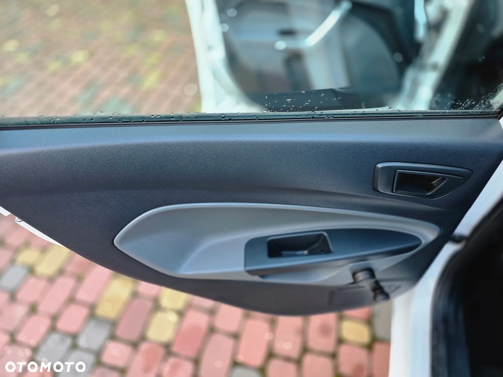 Ford Fiesta 1.25 Ambiente - 16