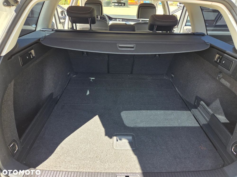 Volkswagen Passat 2.0 TDI EVO Business DSG - 11