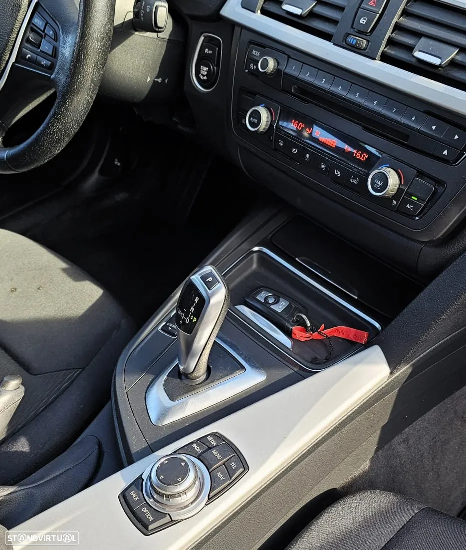 BMW 320 d Touring Aut. - 24