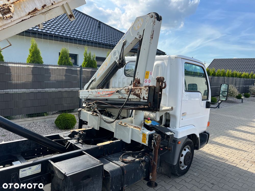 Nissan CABSTAR - 38