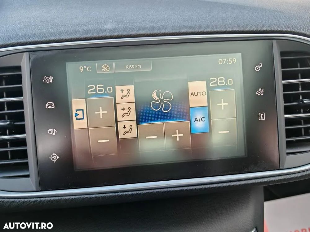 Peugeot 308 1.2 L PureTech Turbo S&S Allure Pack - 19