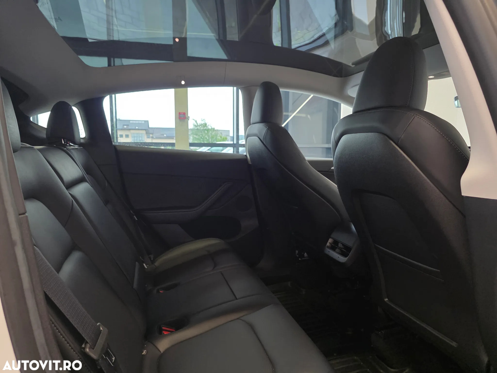Tesla Model Y RWD - 14