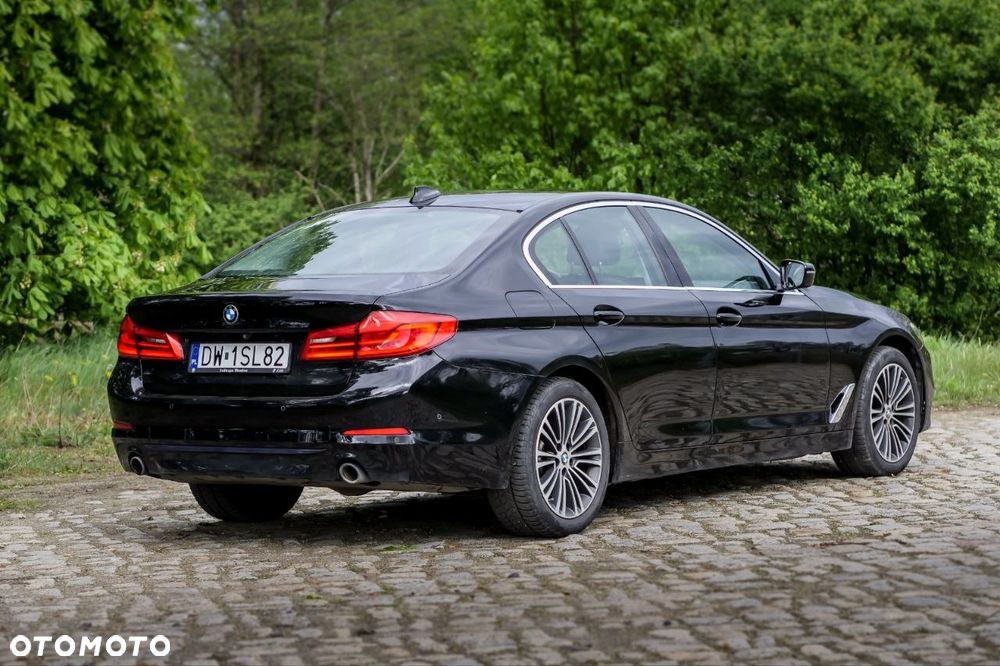 BMW Seria 5 518d Sport Line - 10