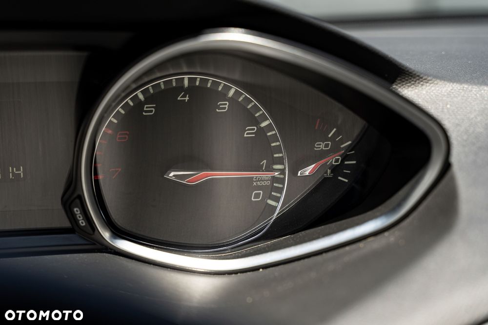 Peugeot 308 - 25